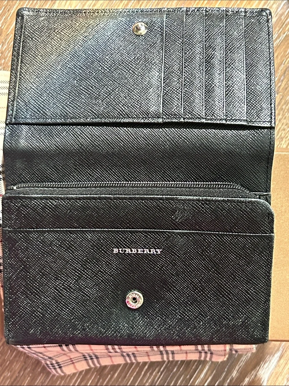 Burberry Black Leather Men's Trifold Wallet with Metal Logo